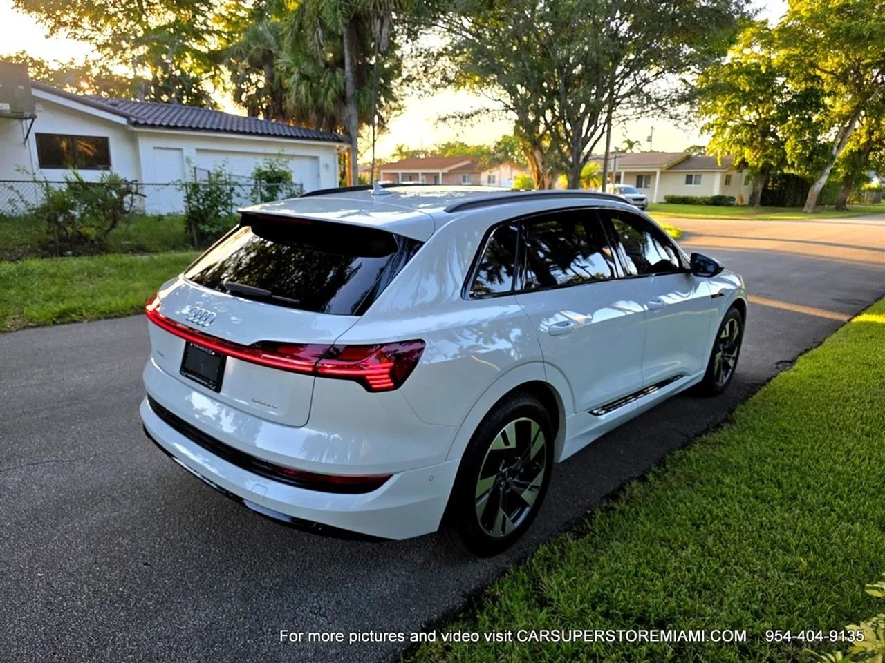 Audi E-Tron  2021