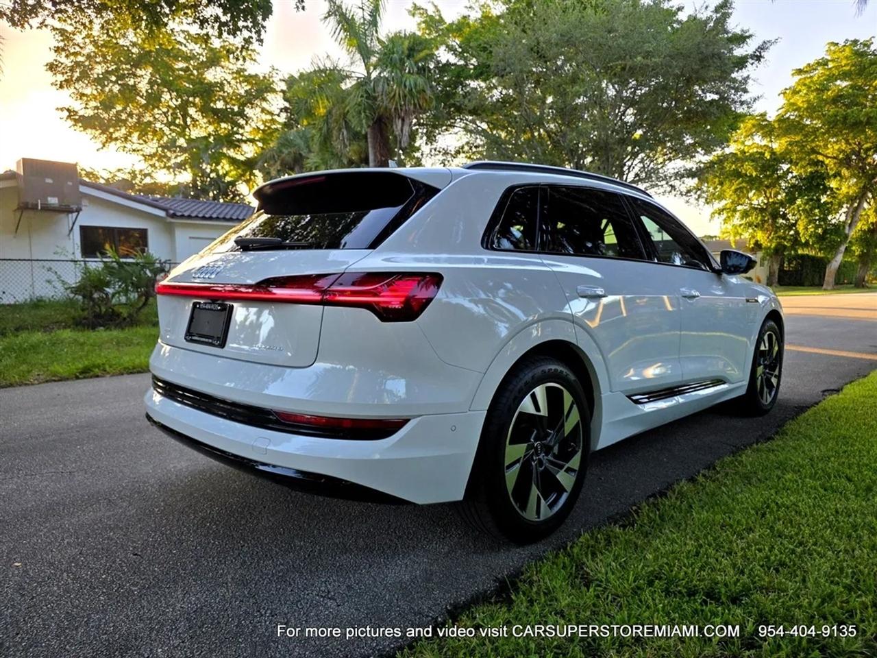 Audi E-Tron  2021
