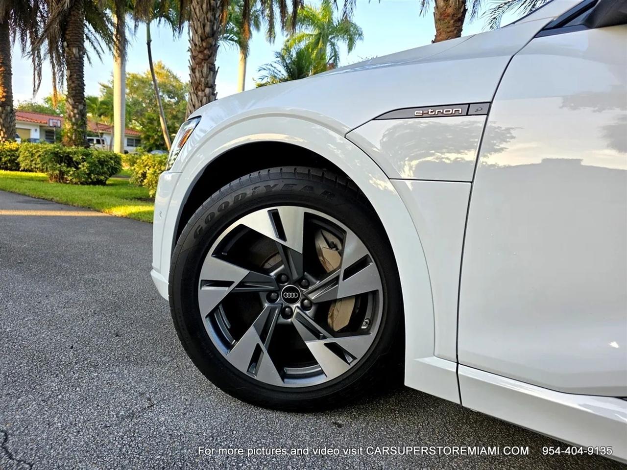 Audi E-Tron  2021