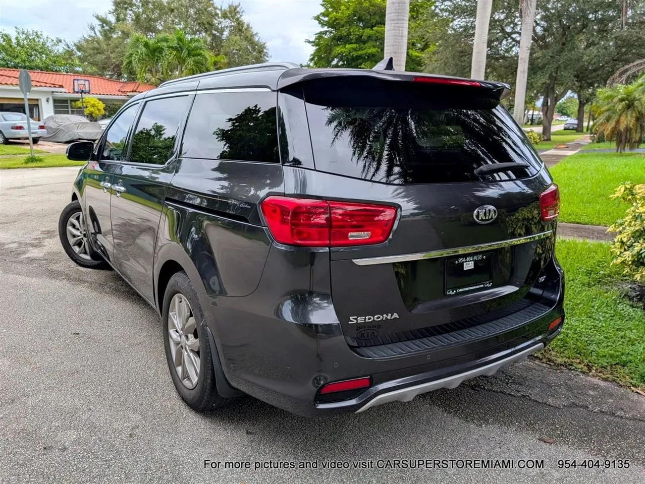 Kia Sedona  2021