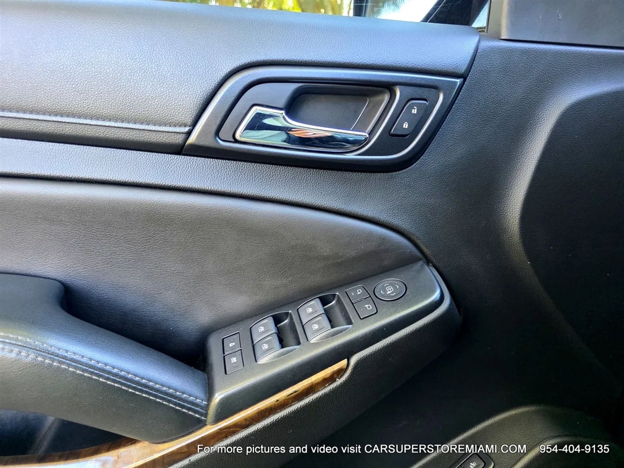 Chevrolet Suburban  2018