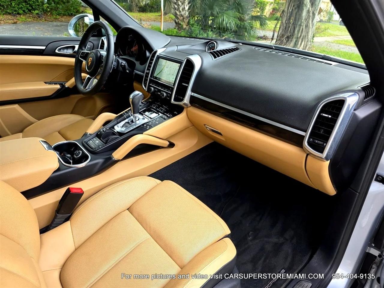 Porsche Cayenne  2016