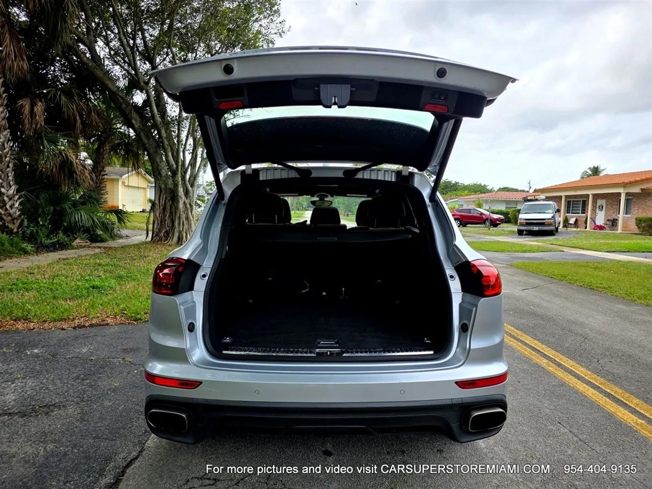 Porsche Cayenne  2016