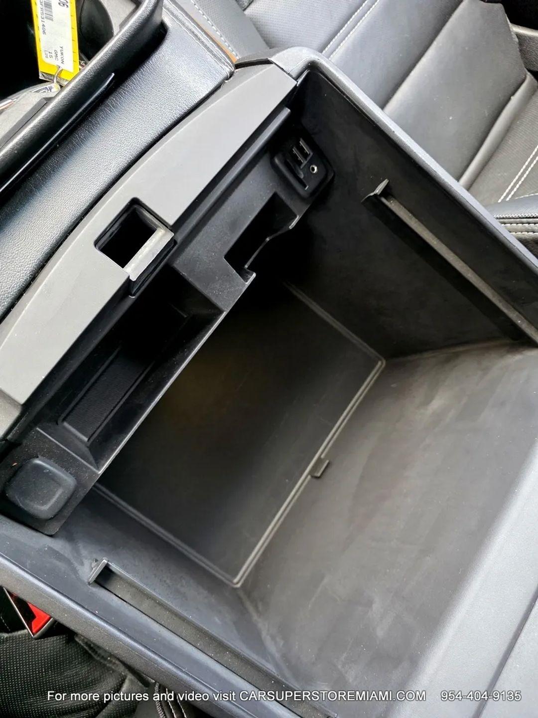 GMC Yukon Denali  2015