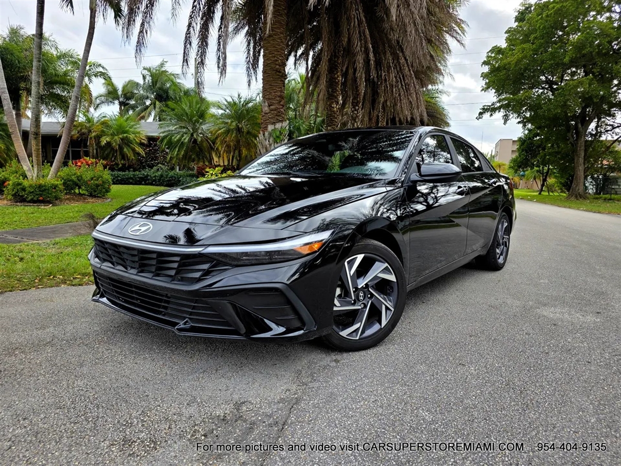 Hyundai Elantra  2025