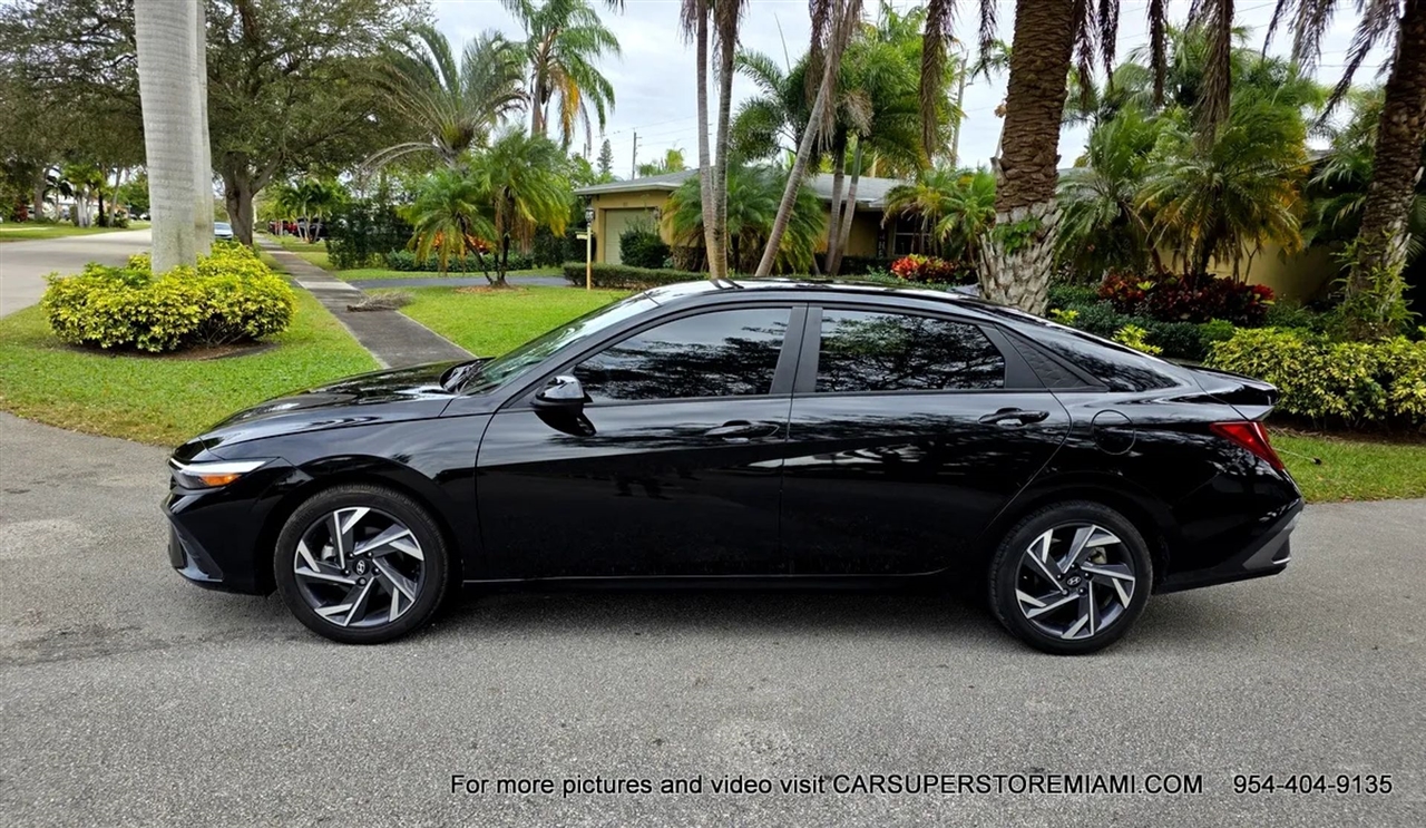 Hyundai Elantra  2025