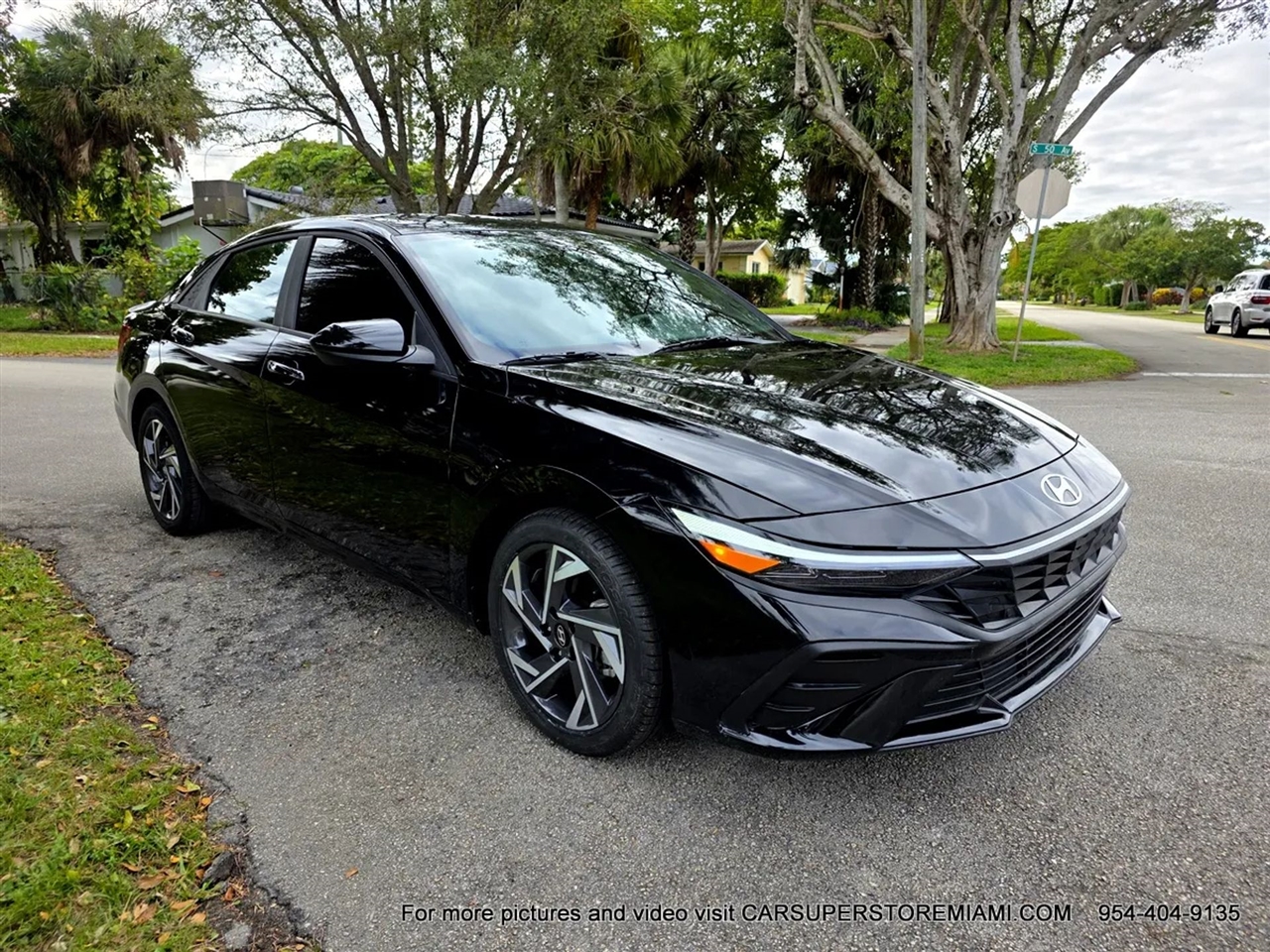 Hyundai Elantra  2025