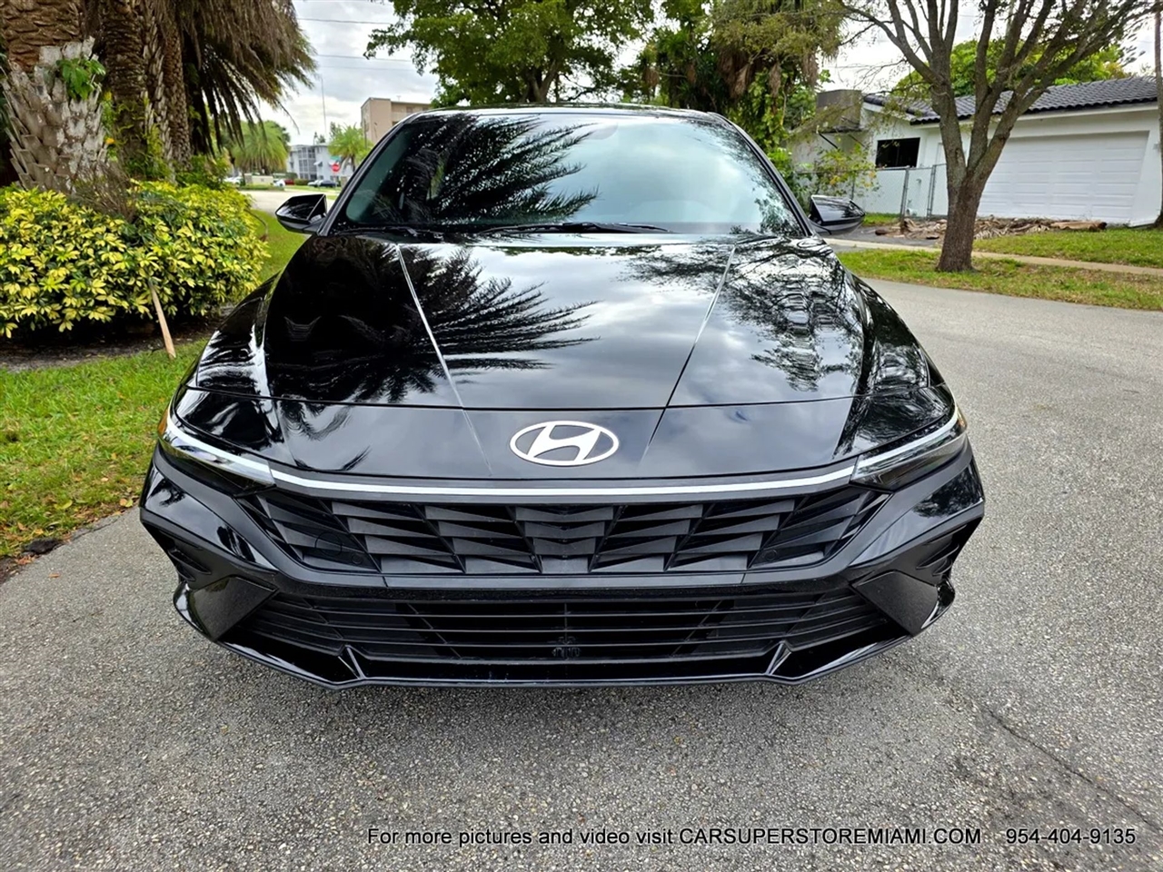 Hyundai Elantra  2025