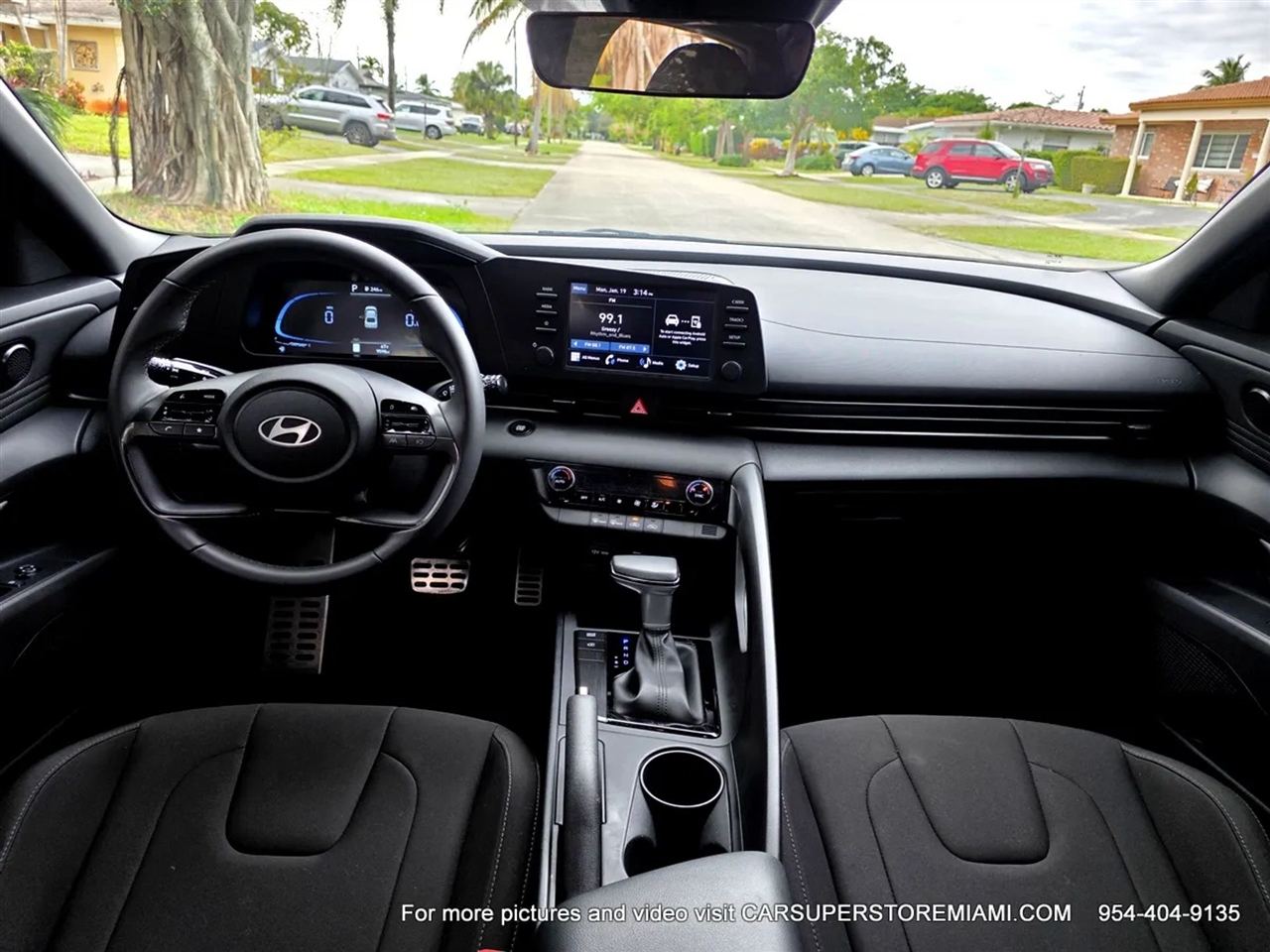 Hyundai Elantra  2025