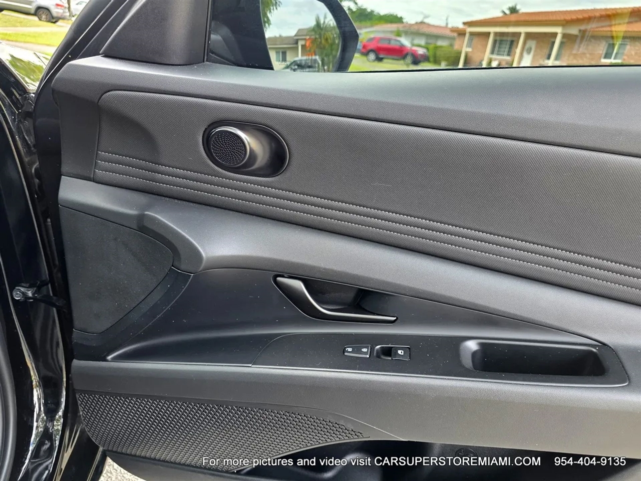 Hyundai Elantra  2025