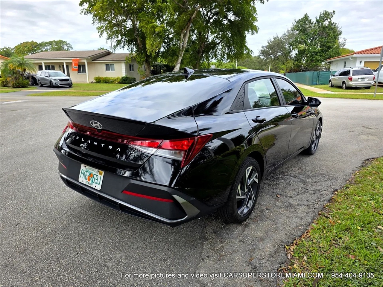 Hyundai Elantra  2025