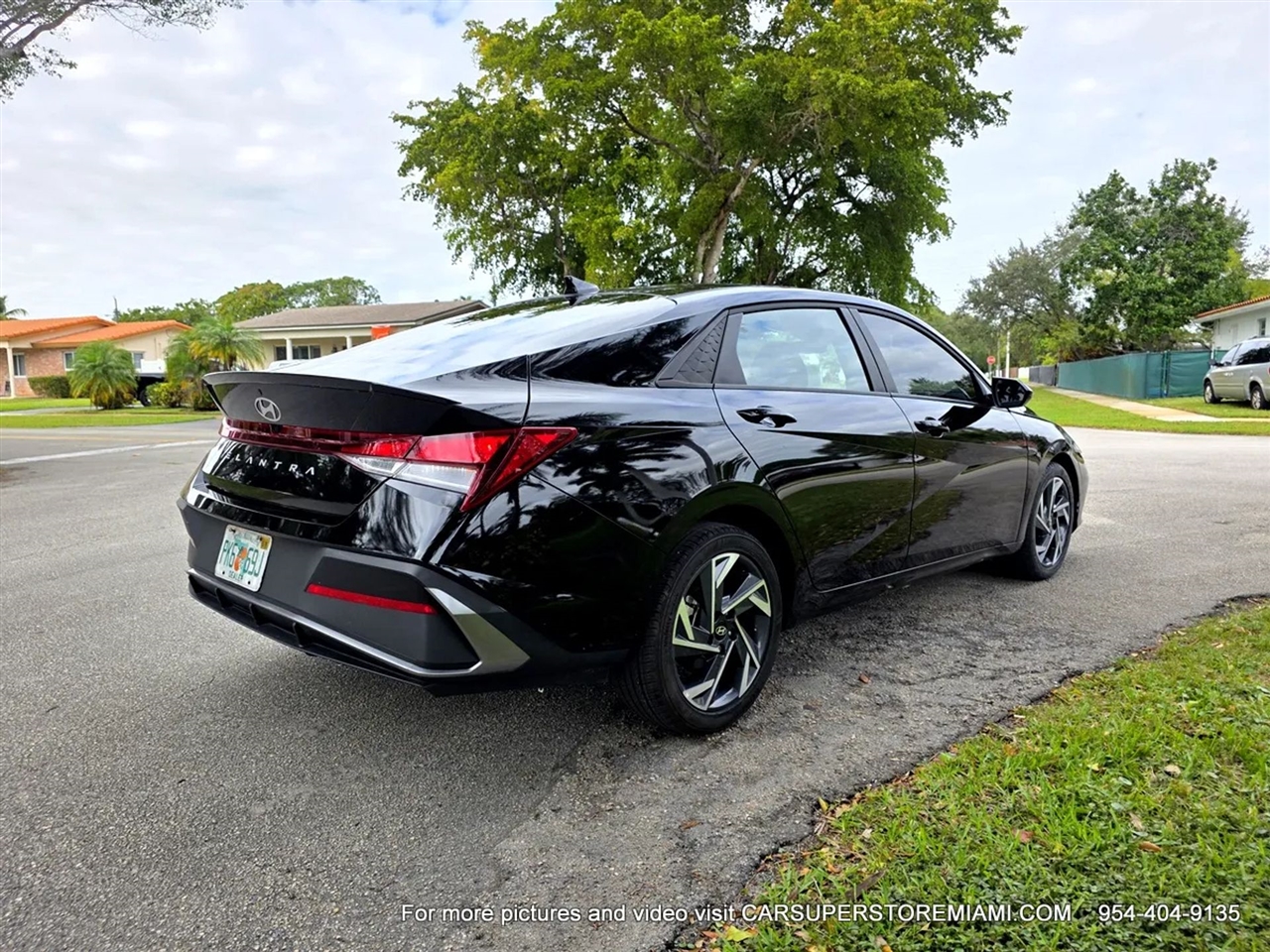 Hyundai Elantra  2025