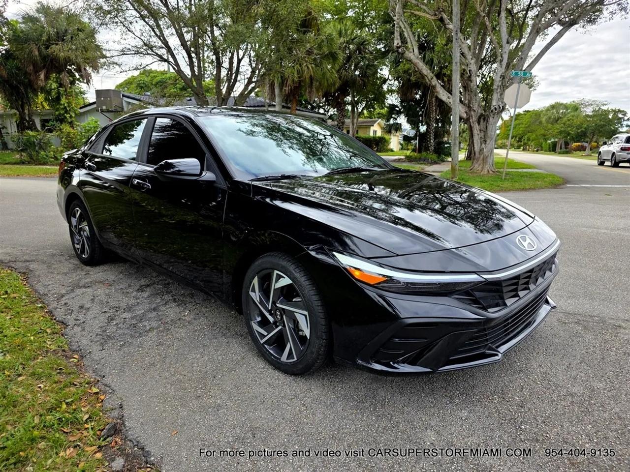 Hyundai Elantra  2025