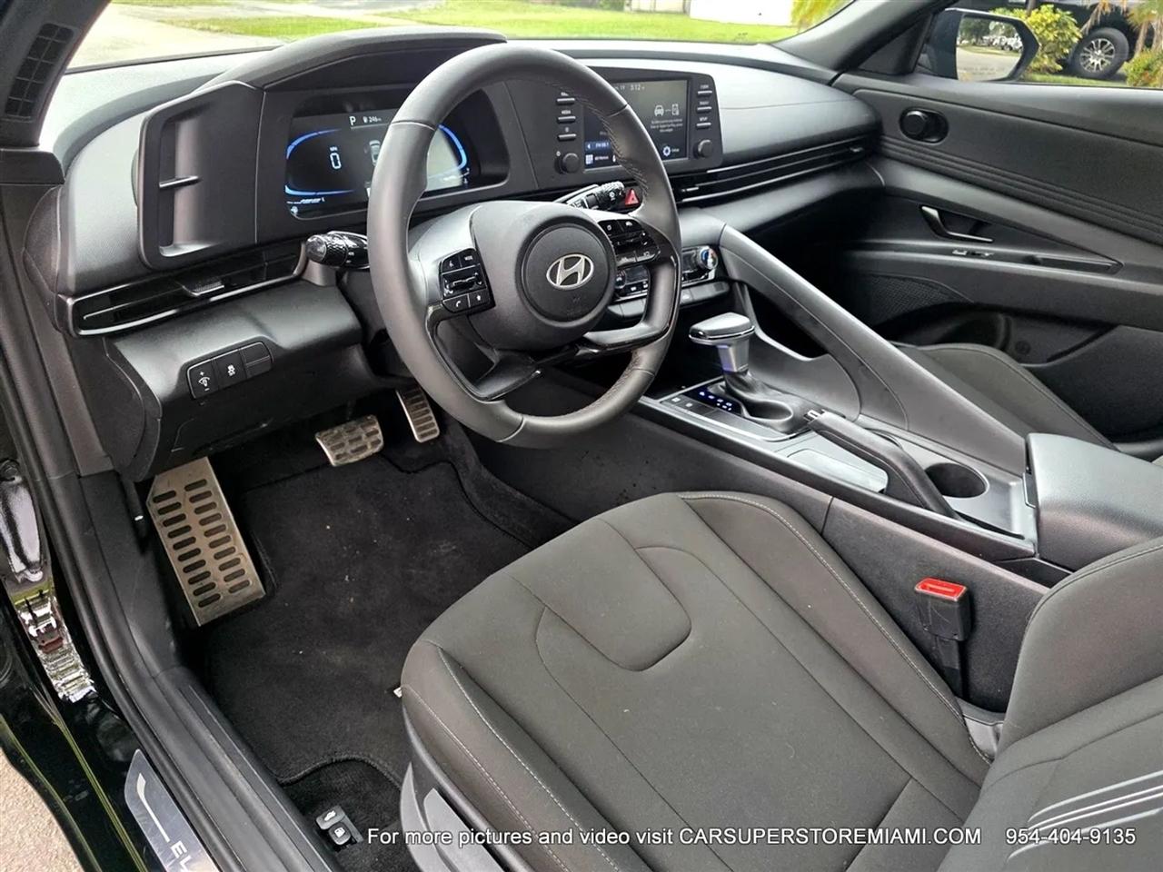 Hyundai Elantra  2025