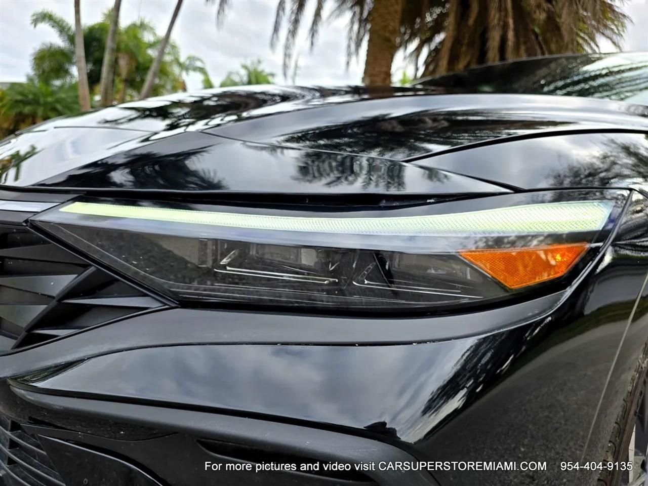 Hyundai Elantra  2025