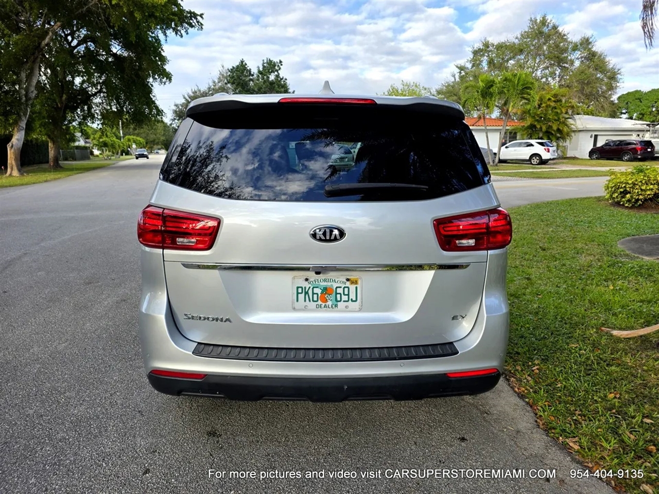 Kia Sedona  2021
