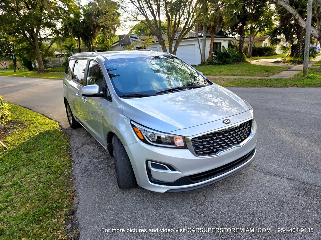 Kia Sedona  2021