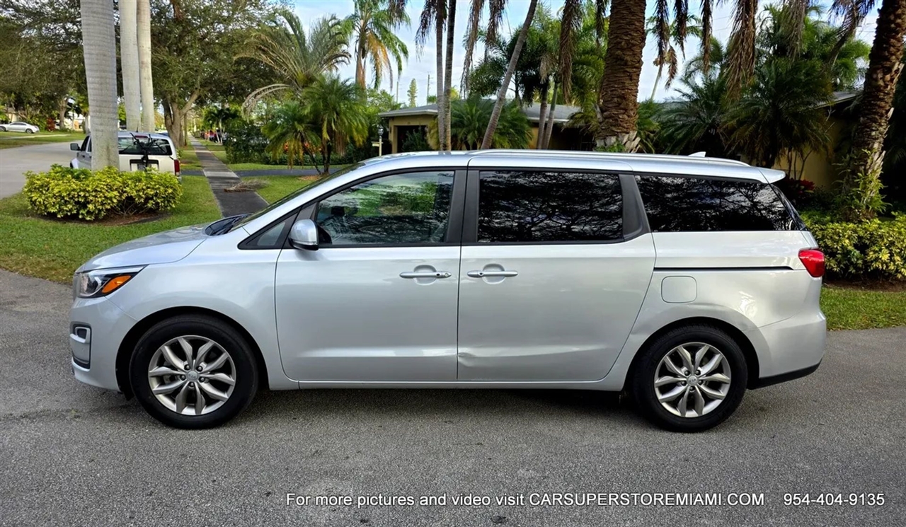 Kia Sedona  2021