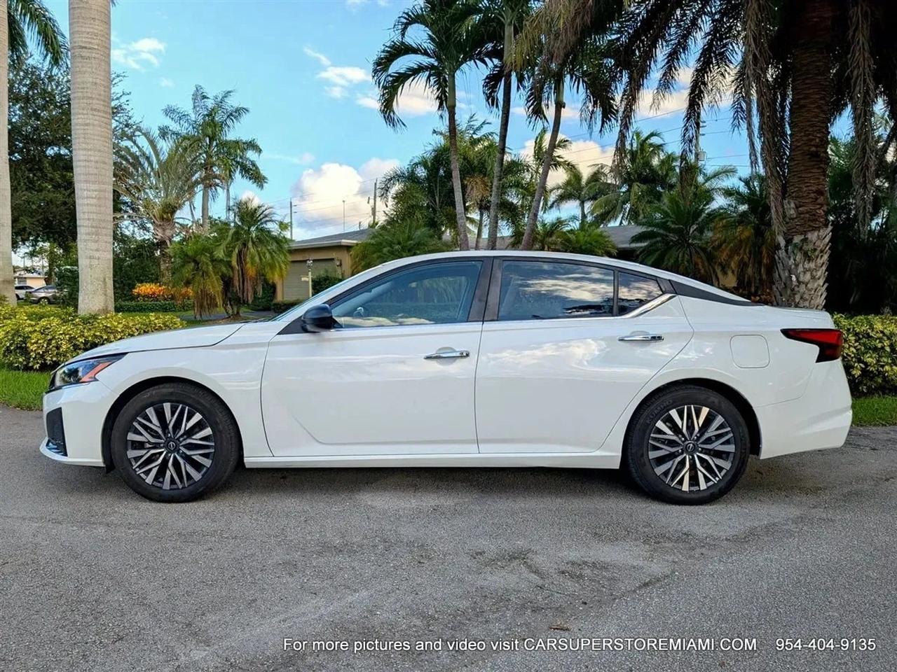 Nissan Altima  2025