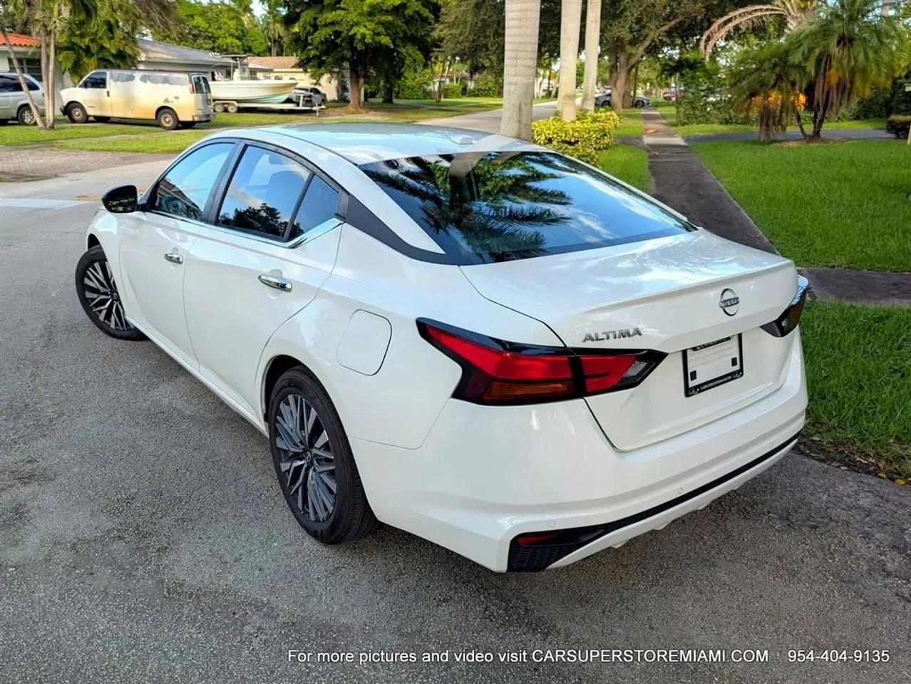 Nissan Altima  2025