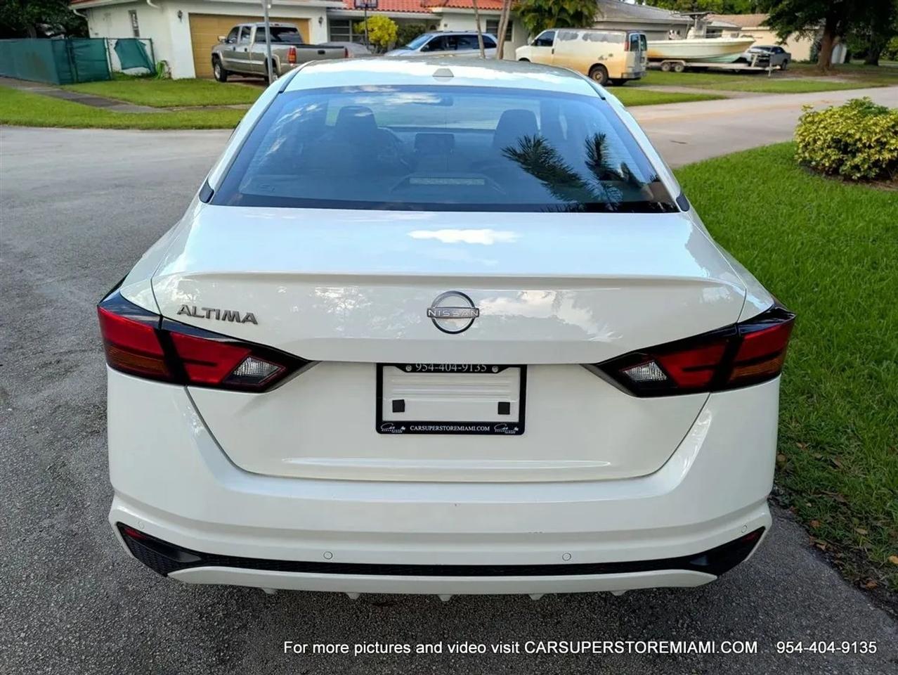 Nissan Altima  2025