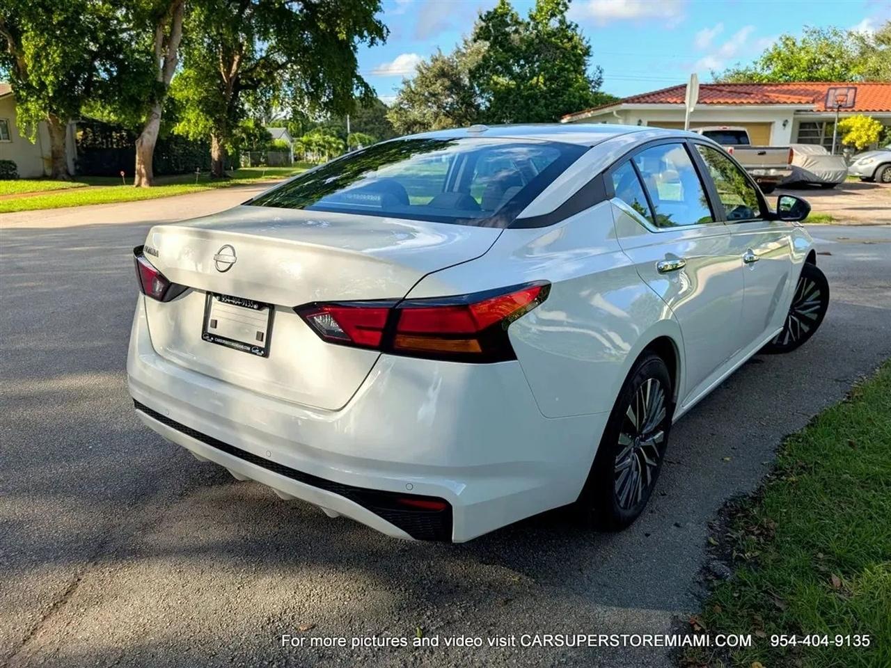 Nissan Altima  2025