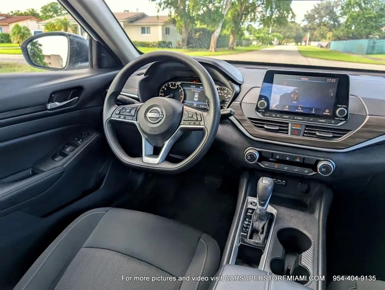 Nissan Altima  2025