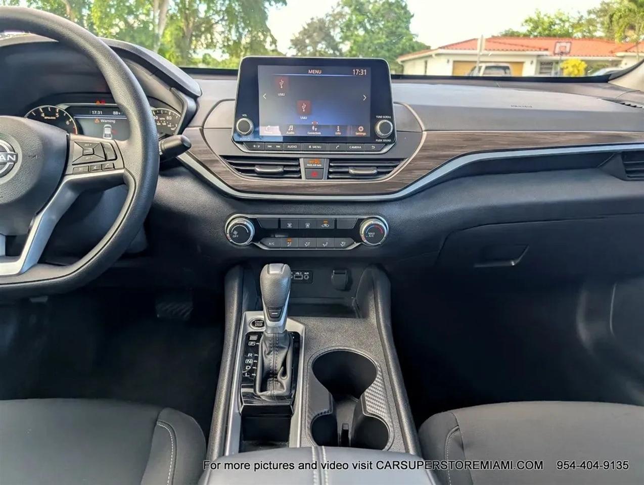 Nissan Altima  2025