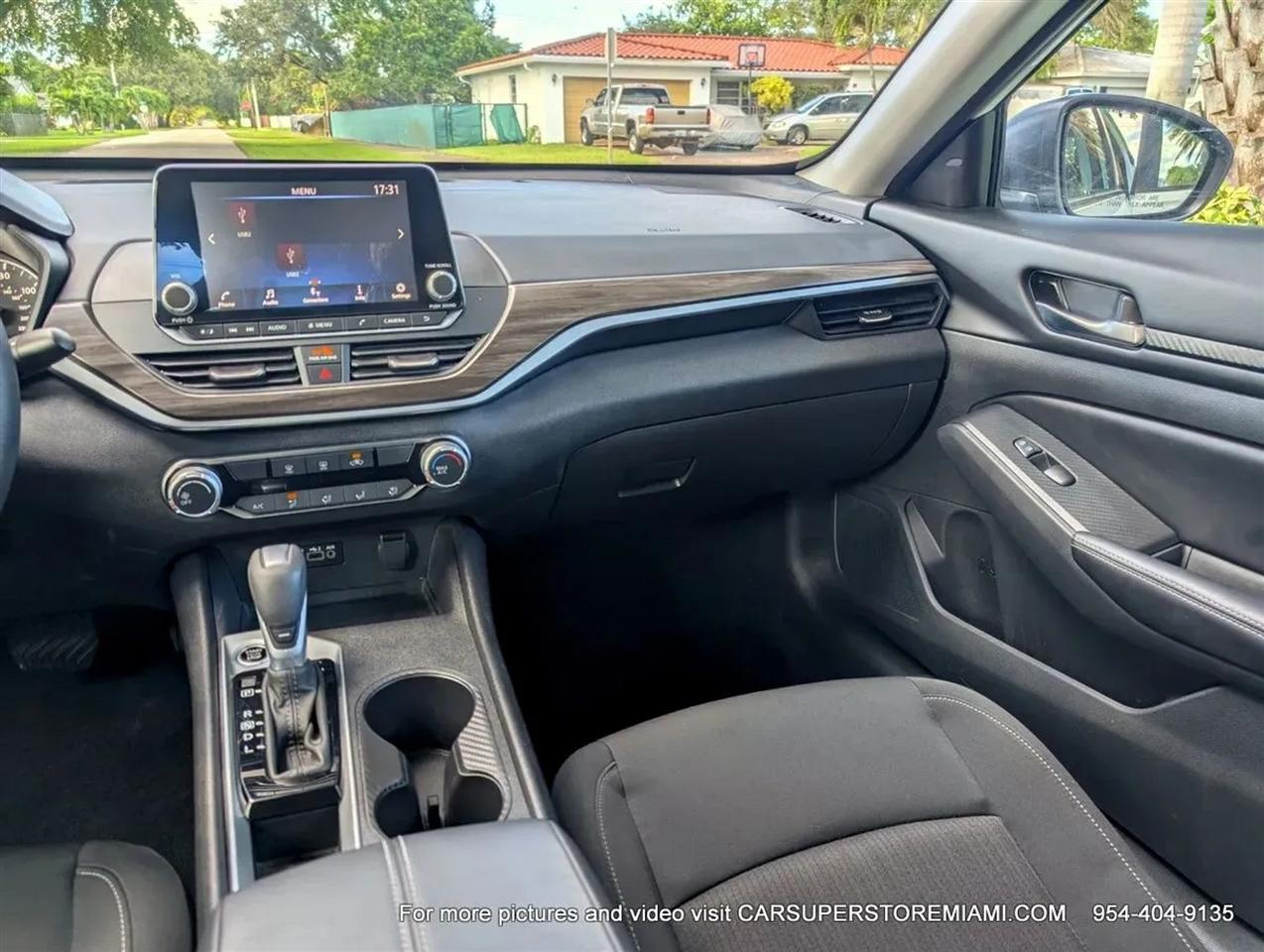 Nissan Altima  2025