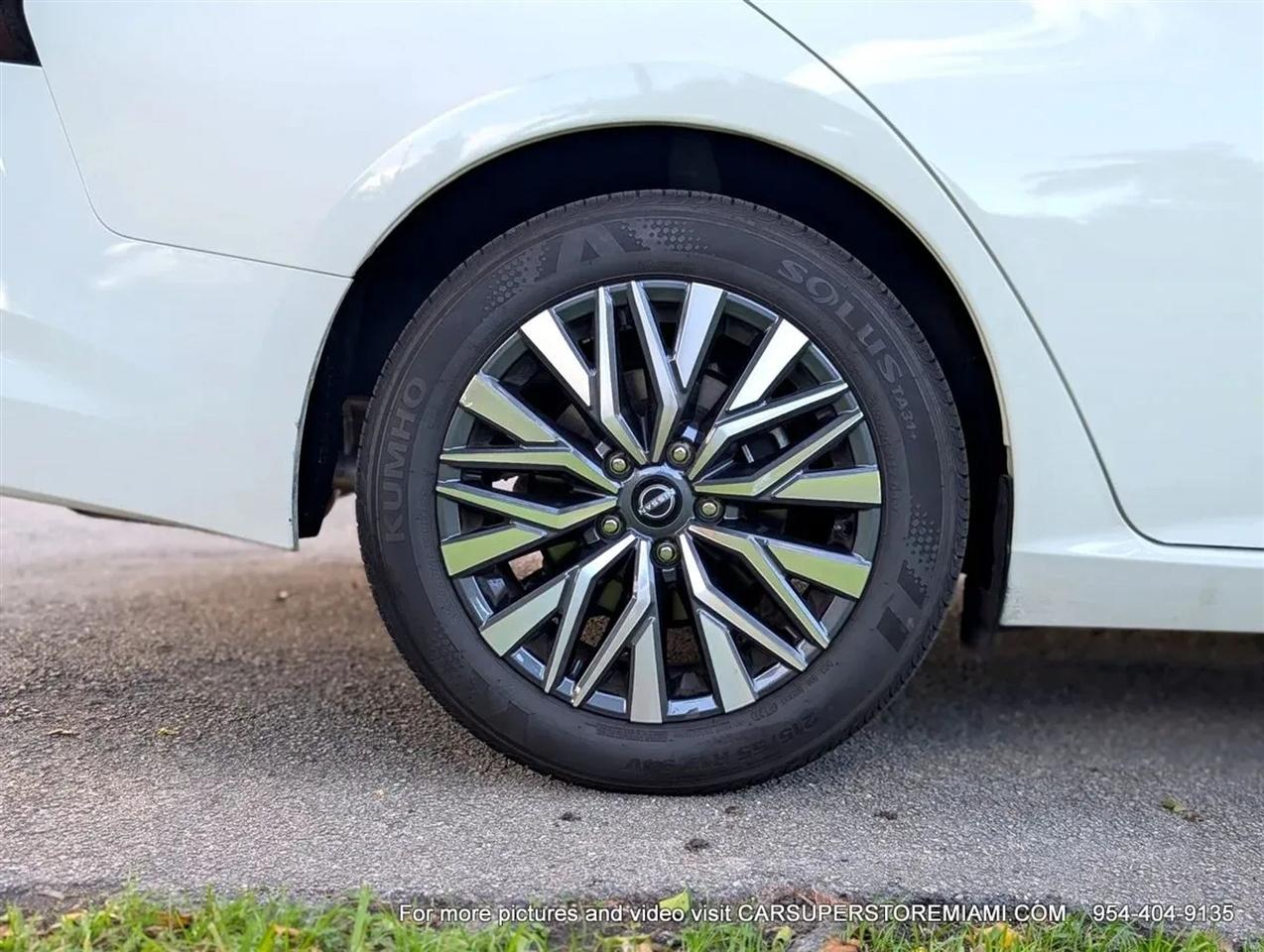 Nissan Altima  2025