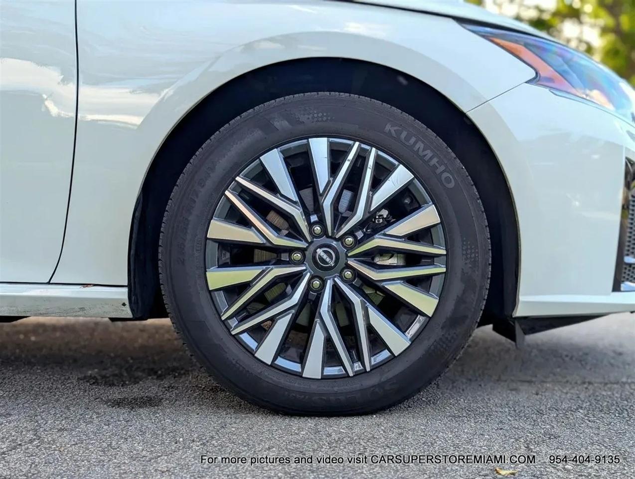 Nissan Altima  2025