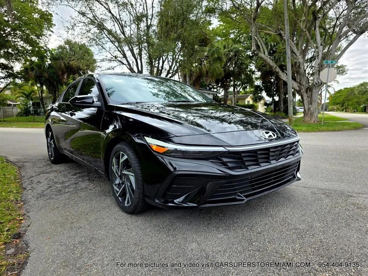 Hyundai Elantra  2025