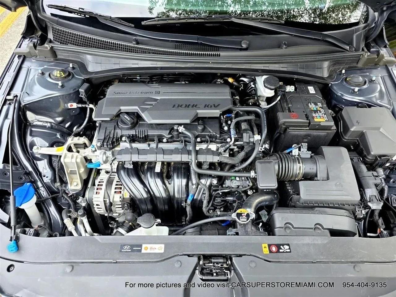 Hyundai Elantra  2025