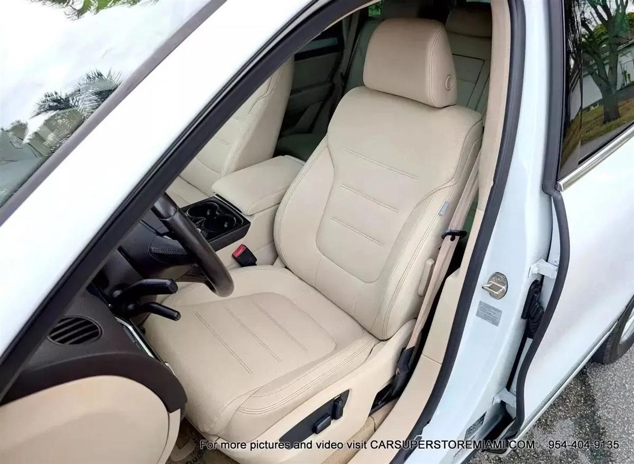 Volkswagen Touareg  2011