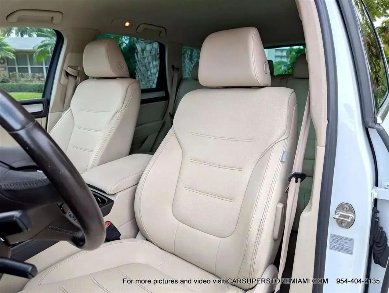 Volkswagen Touareg  2011