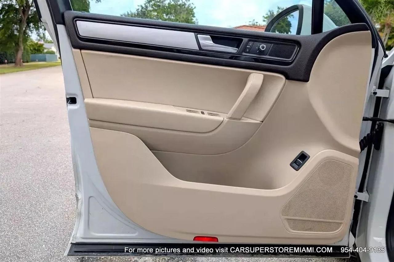 Volkswagen Touareg  2011