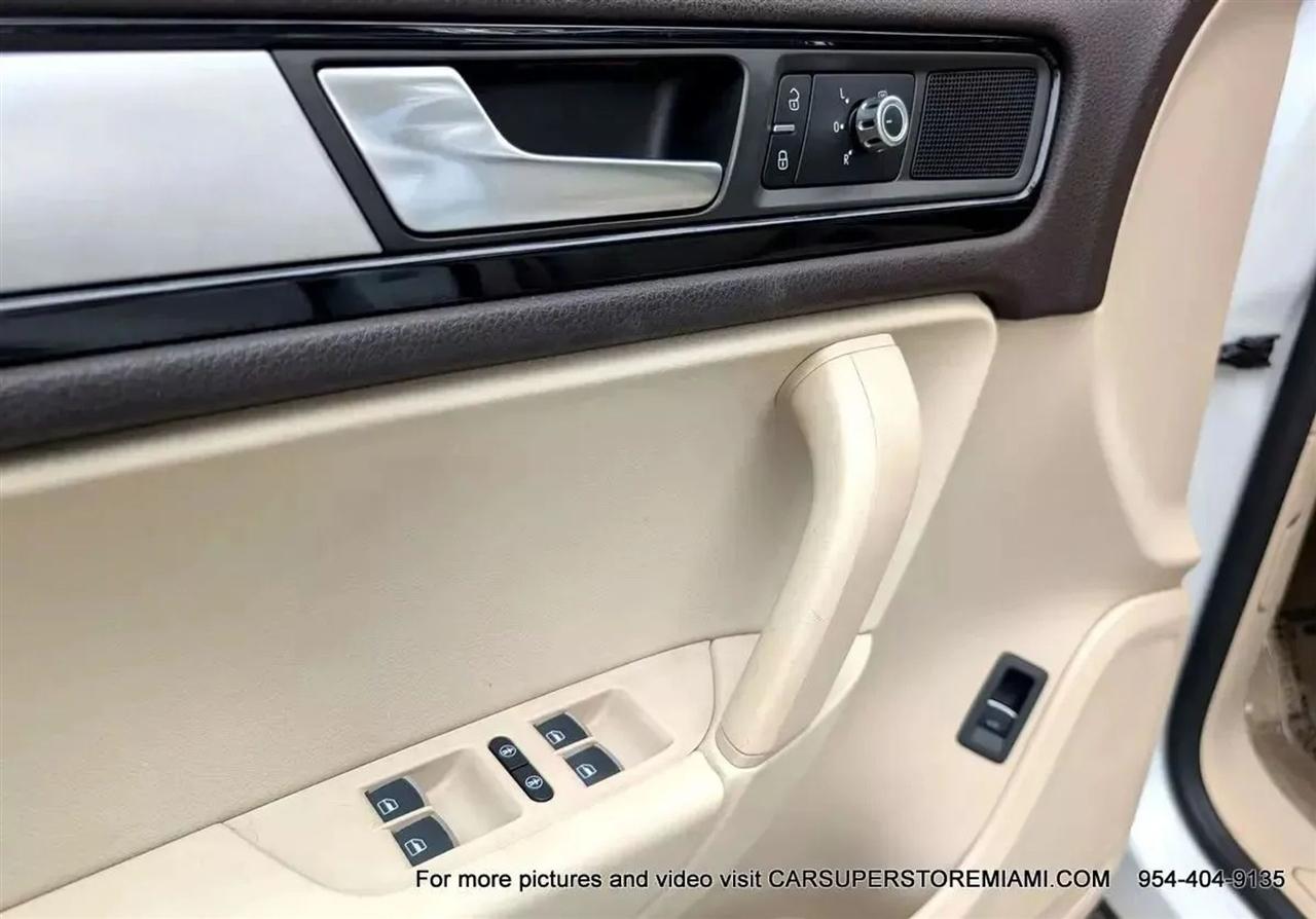 Volkswagen Touareg  2011