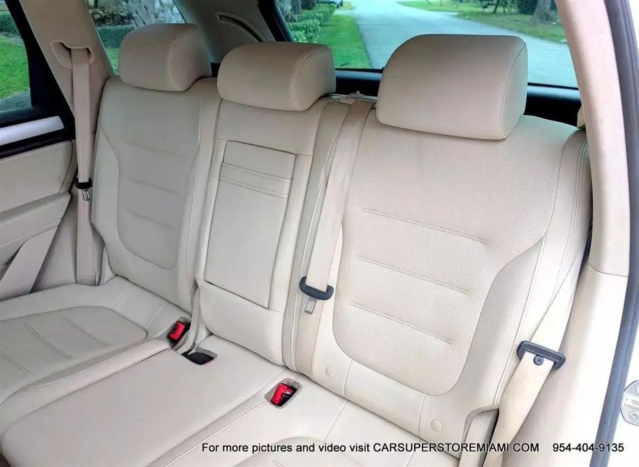 Volkswagen Touareg  2011