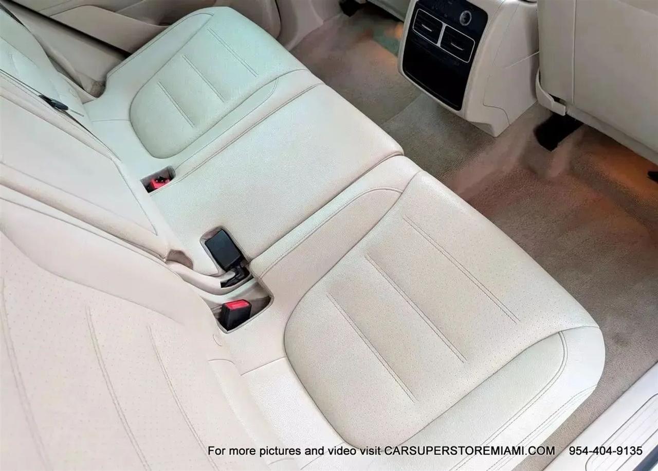 Volkswagen Touareg  2011