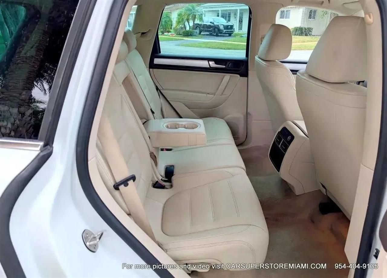 Volkswagen Touareg  2011