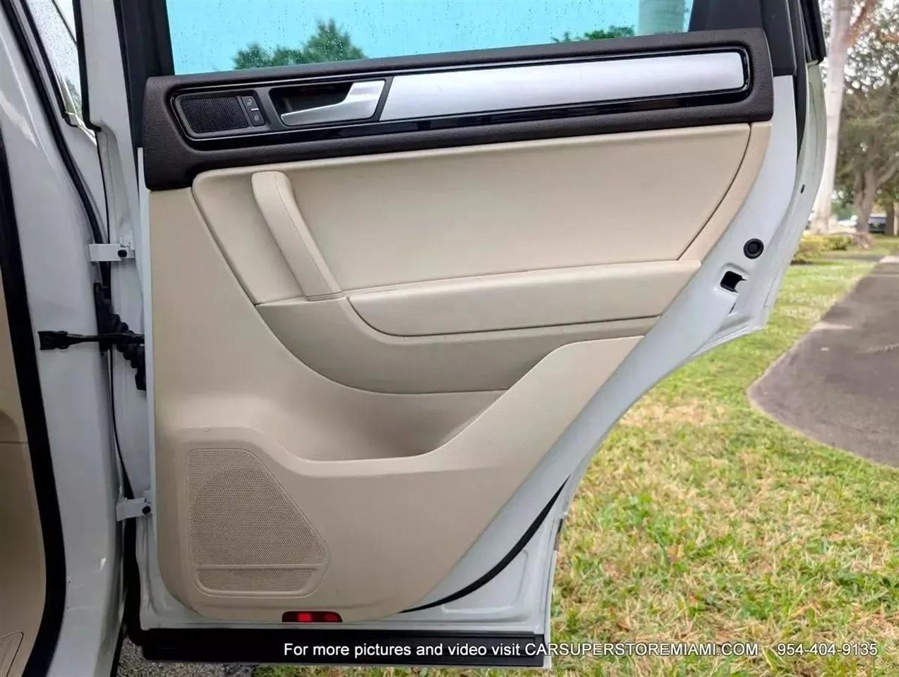 Volkswagen Touareg  2011