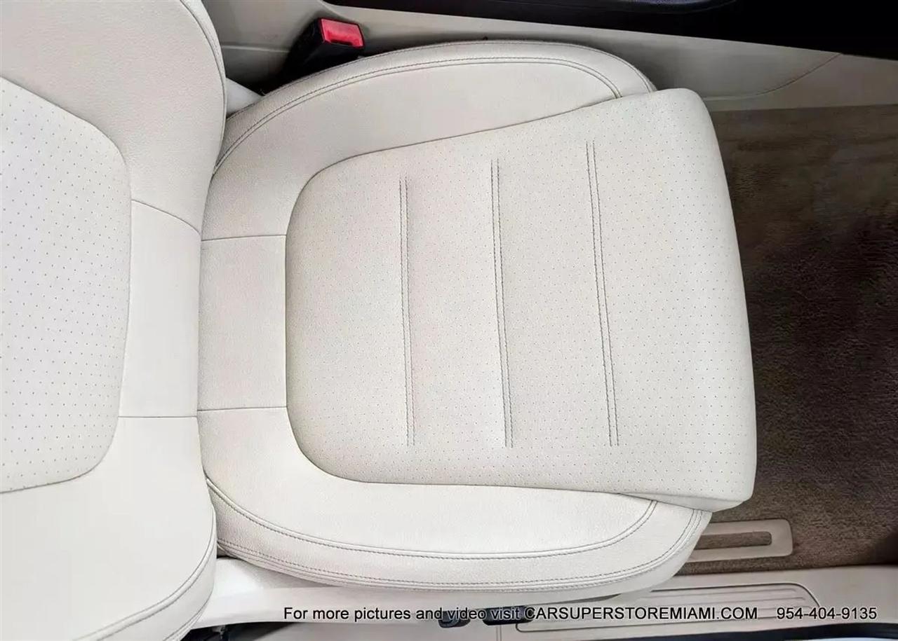 Volkswagen Touareg  2011