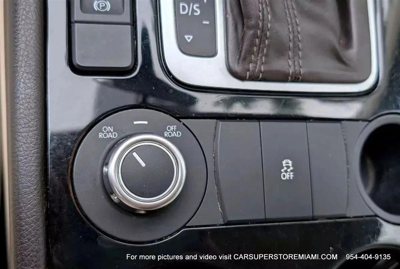 Volkswagen Touareg  2011