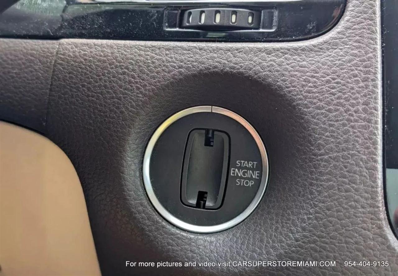 Volkswagen Touareg  2011