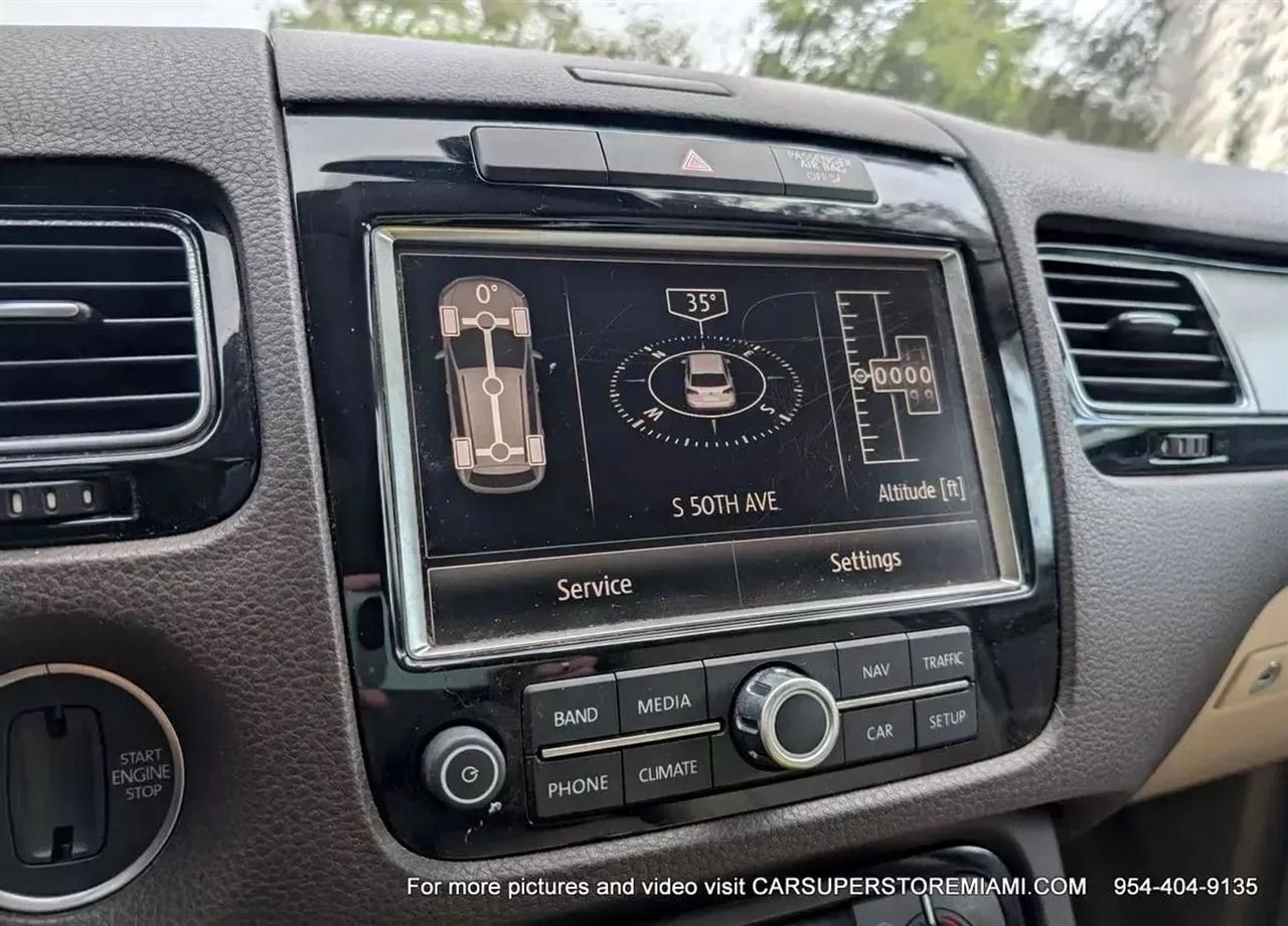 Volkswagen Touareg  2011