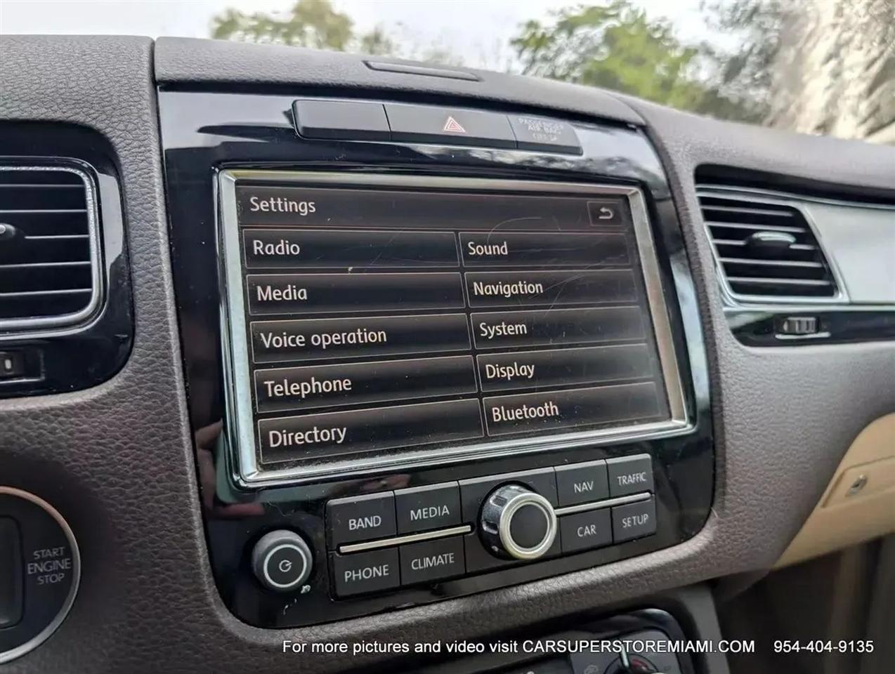 Volkswagen Touareg  2011