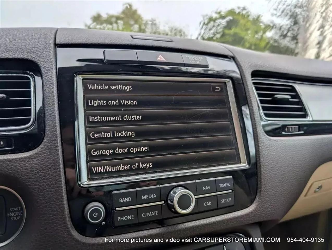 Volkswagen Touareg  2011