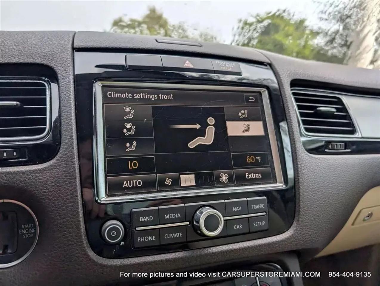 Volkswagen Touareg  2011