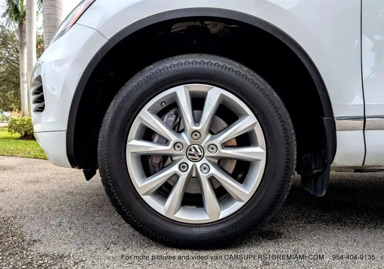 Volkswagen Touareg  2011