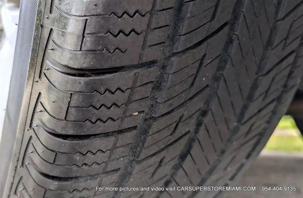 Volkswagen Touareg  2011